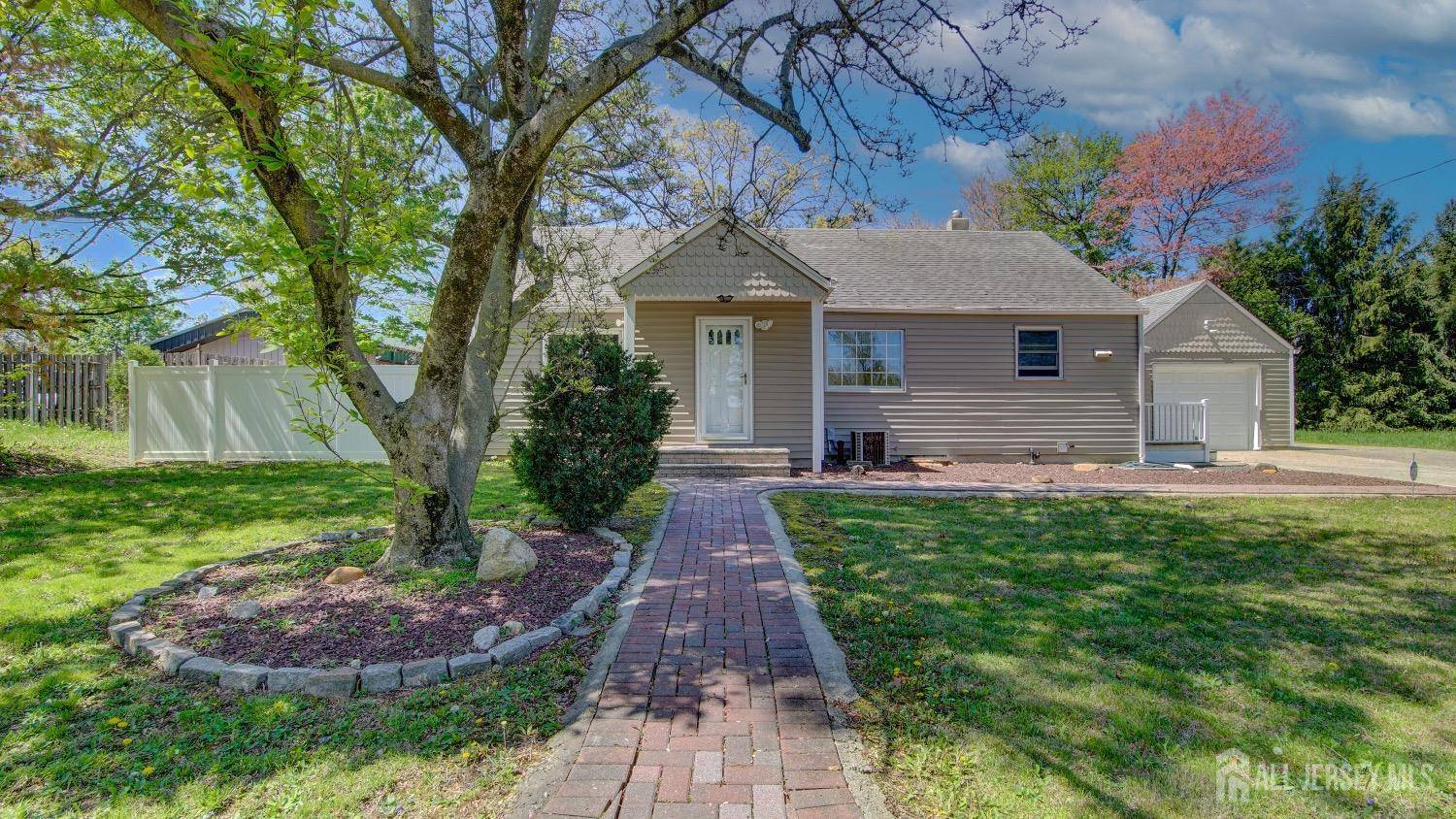 23 Serviss AVE, East Brunswick, NJ 08816