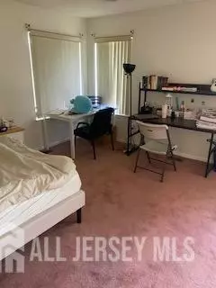 Edison, NJ 08820,89 Gate House LN