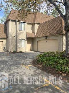 89 Gate House LN, Edison, NJ 08820