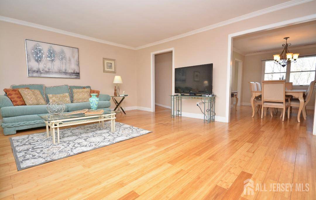 Sayreville, NJ 08872,107 North Edward ST