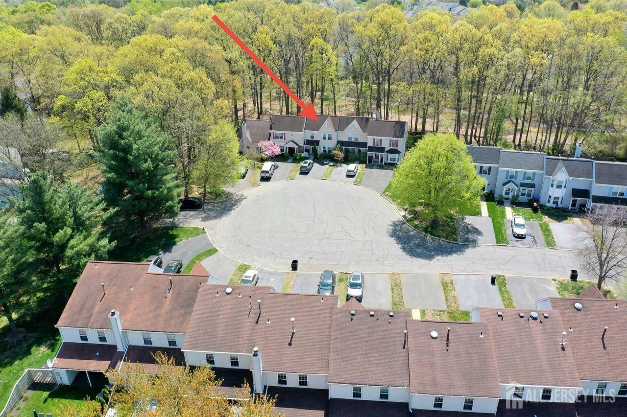 35 Bennett CT, East Brunswick, NJ 08816