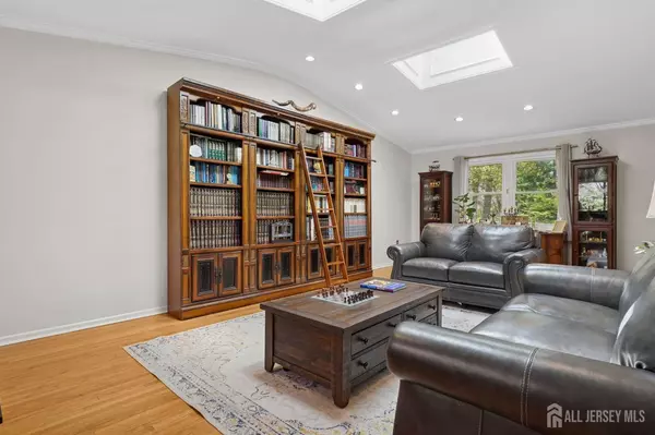 East Brunswick, NJ 08816,4 Franklin CT