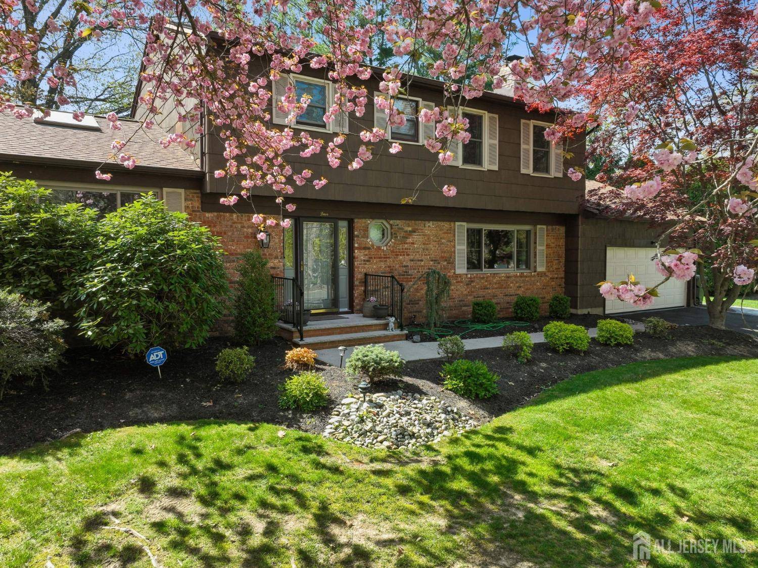 4 Franklin CT, East Brunswick, NJ 08816