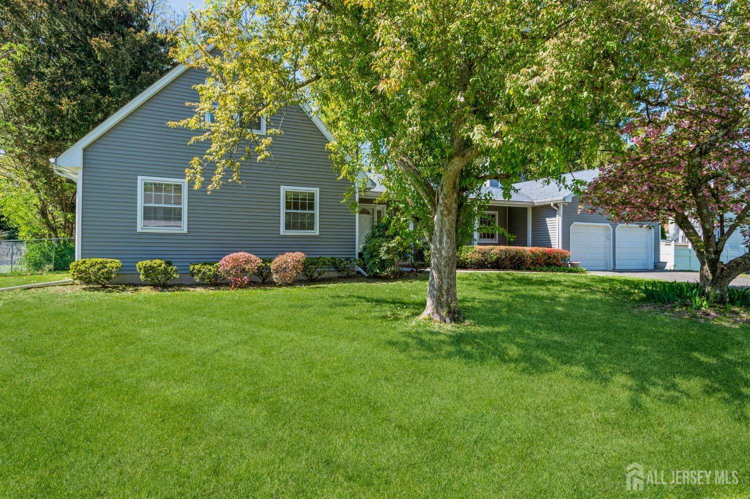 East Brunswick, NJ 08816,28 Thrush DR