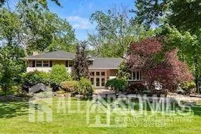 42 Harrow DR, Colonia, NJ 07067