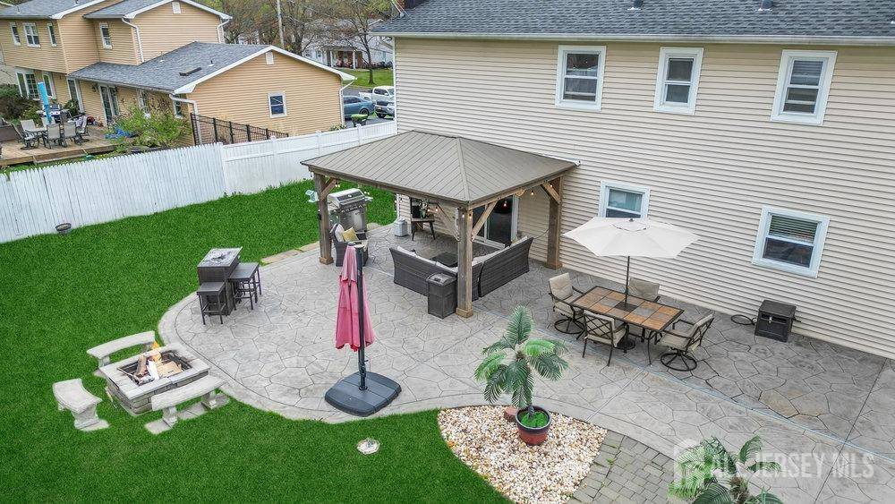 15 Benet DR, Morganville, NJ 07751