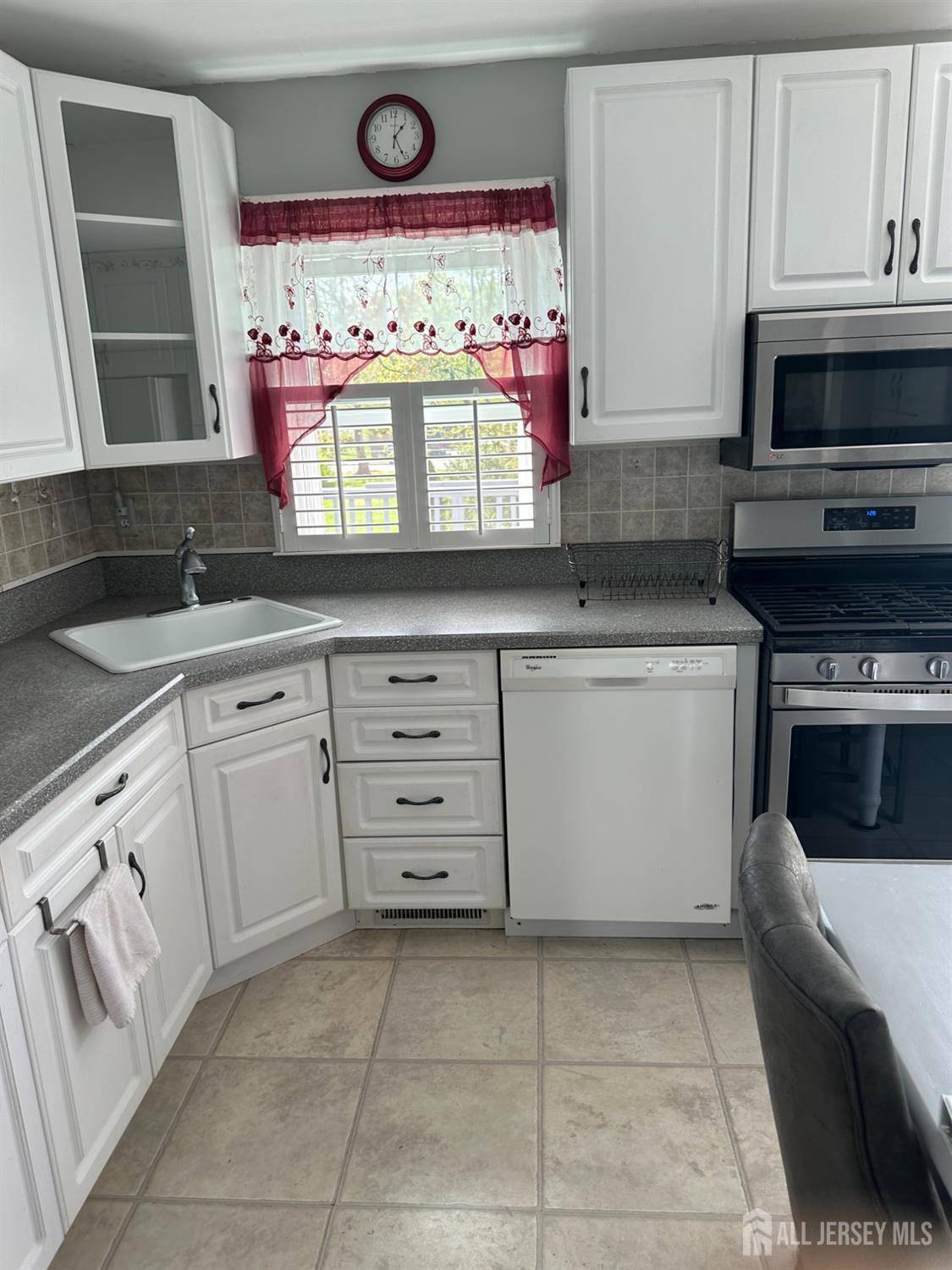 Edison, NJ 08817,68 Suydam AVE