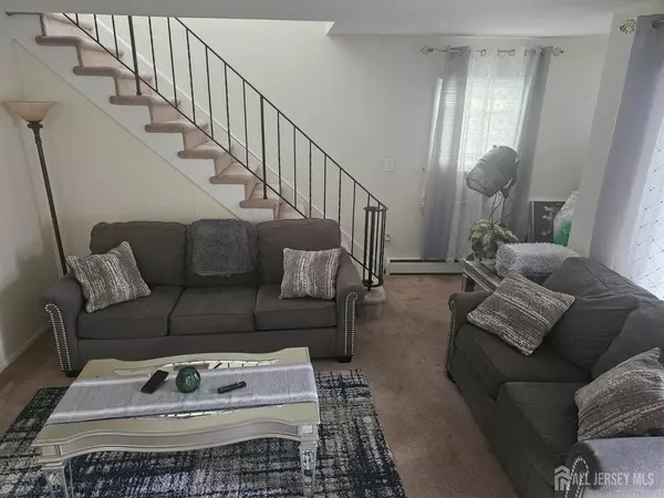South River, NJ 08882,31 Burton AVE