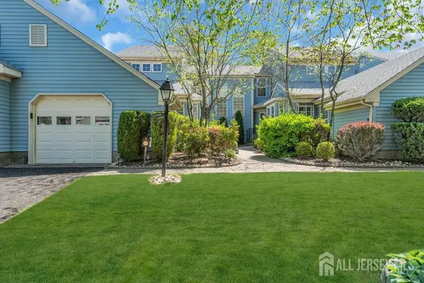 Monroe, NJ 08831,36 Canterbury DR #D