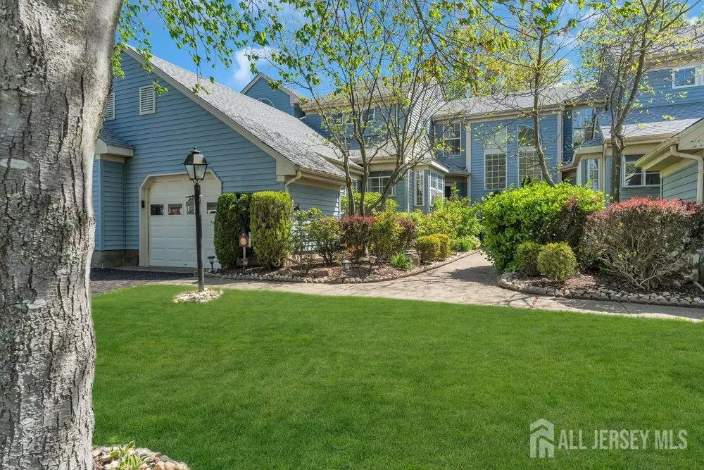Monroe, NJ 08831,36 Canterbury DR #D