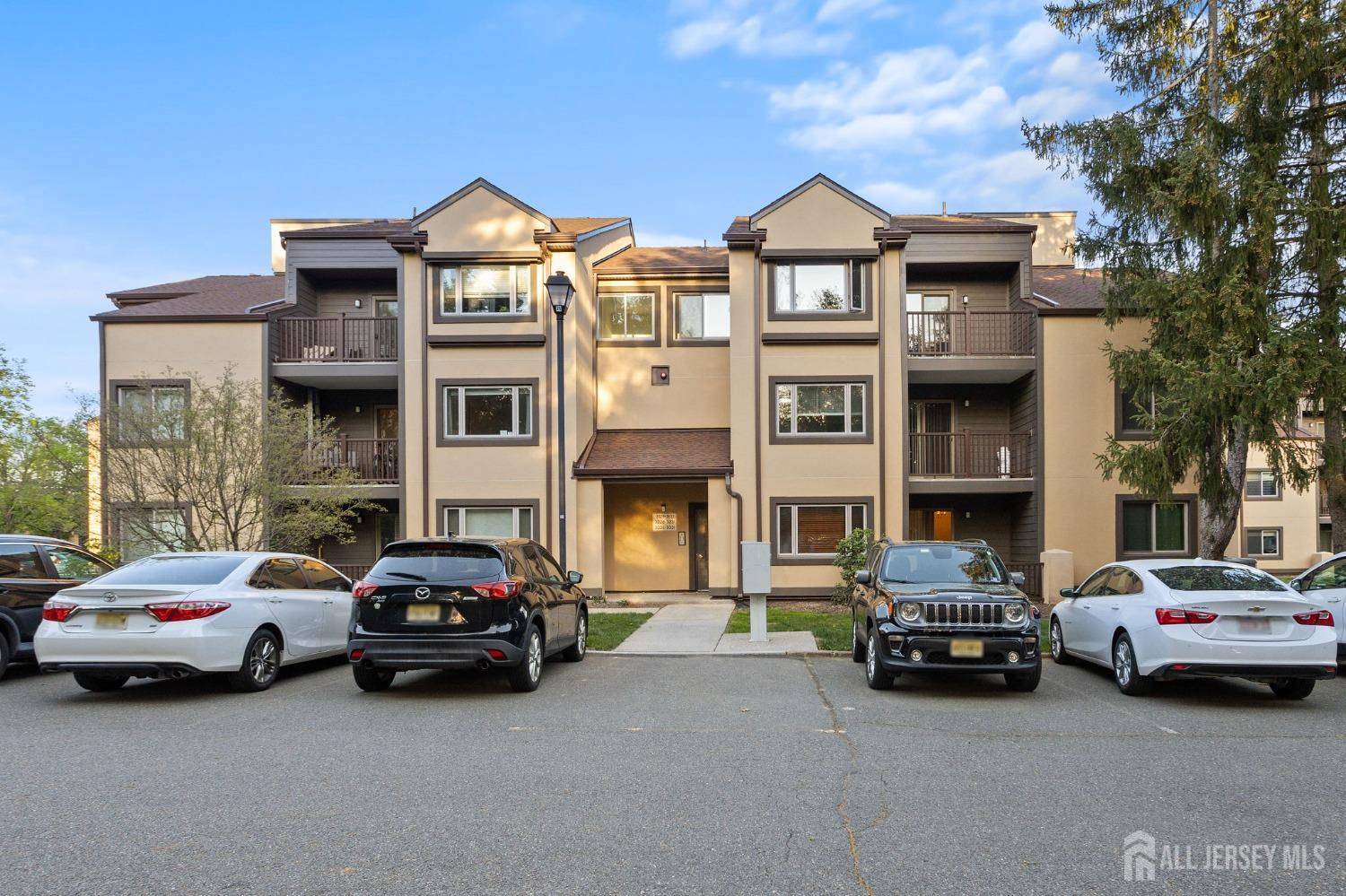3231 Sayre DR, Plainsboro, NJ 08540