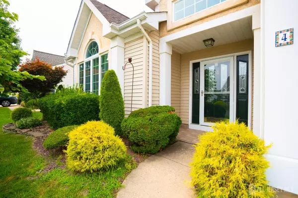 Monroe, NJ 08831,4 Aberdeen WAY