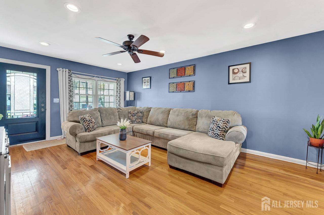 Colonia, NJ 07067,114 Jeffery RD