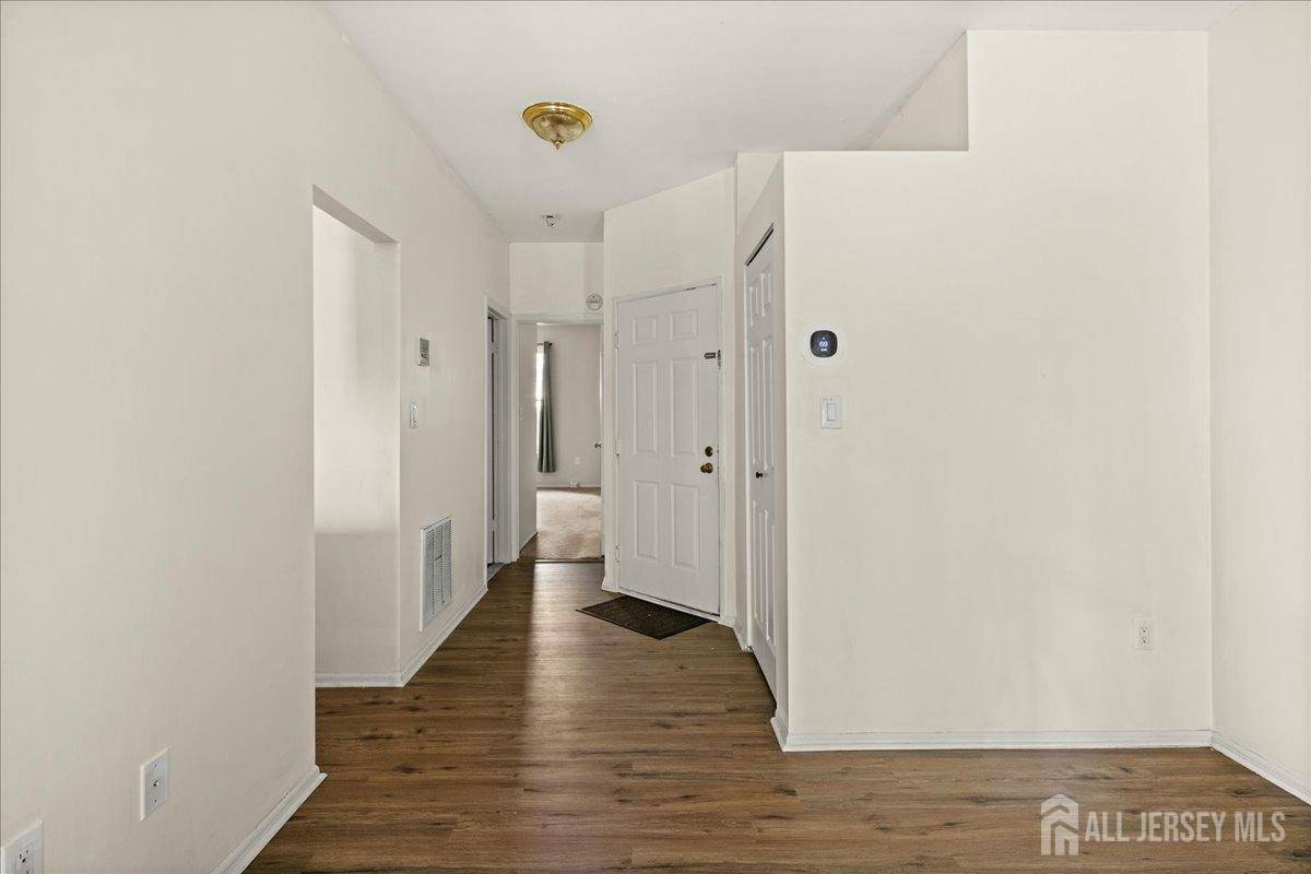 South Brunswick, NJ 08852,5151 Beech CT