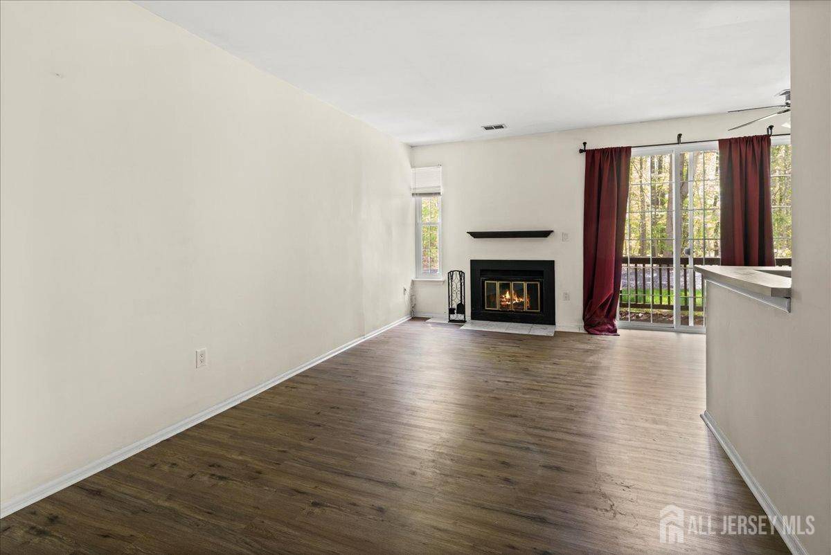 South Brunswick, NJ 08852,5151 Beech CT