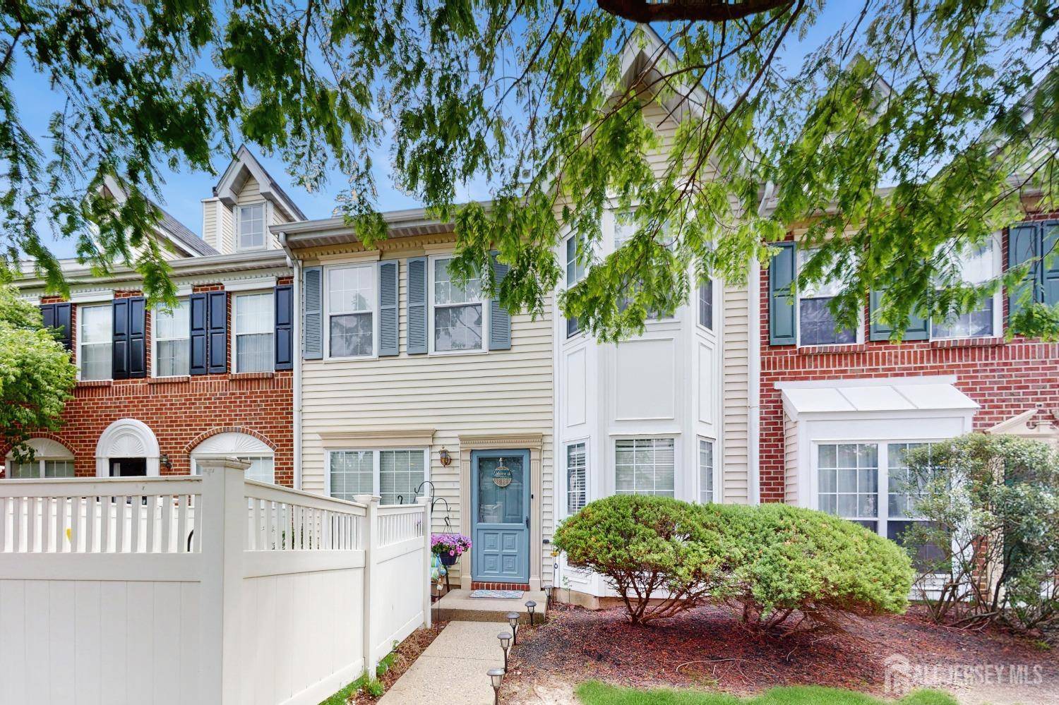 North Brunswick, NJ 08902,28 Clay ST