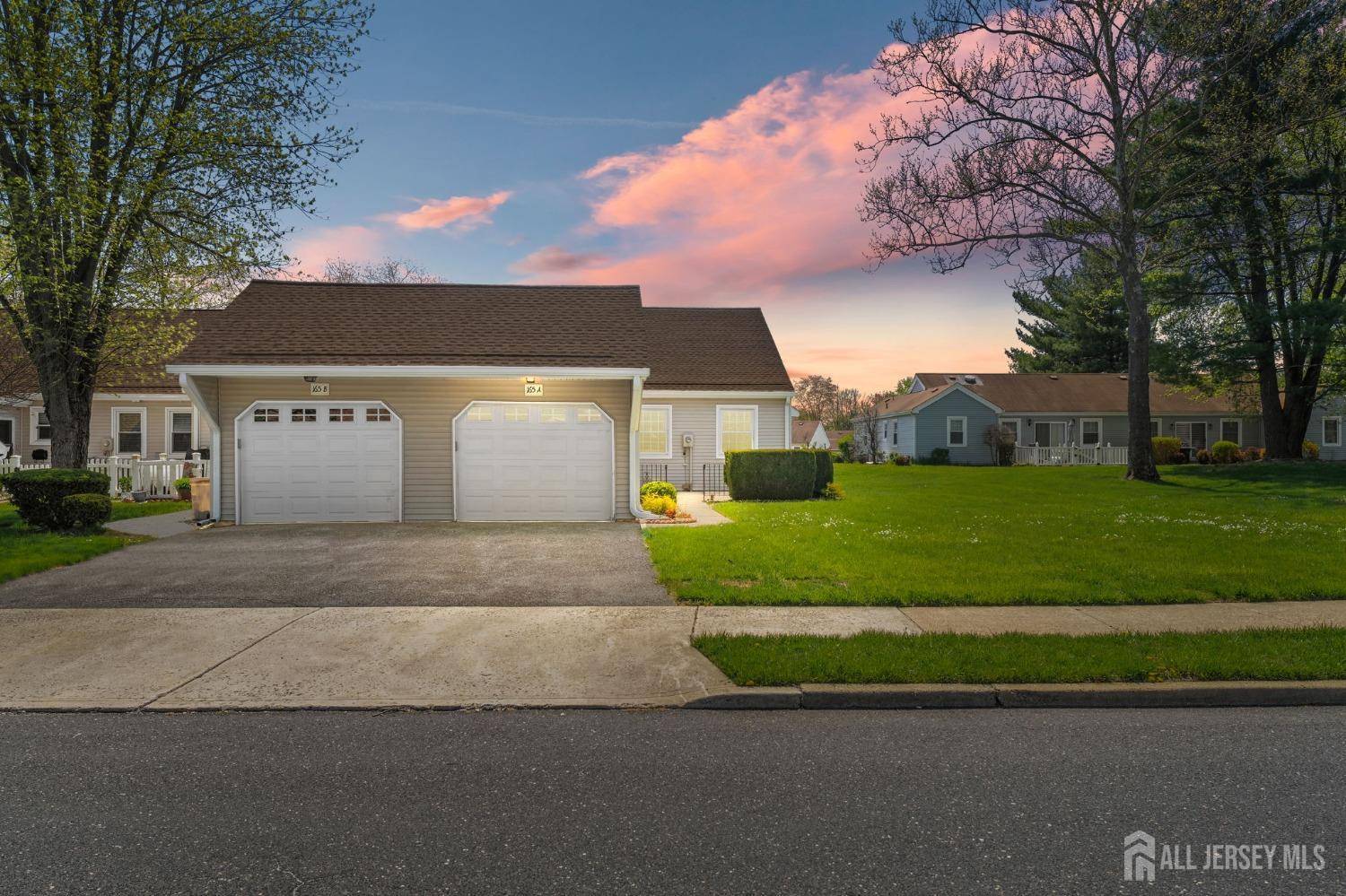 Freehold, NJ 07728,165 Cours De Clemenceau #A