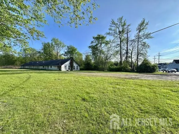 Manalapan, NJ 07726,400 Main ST
