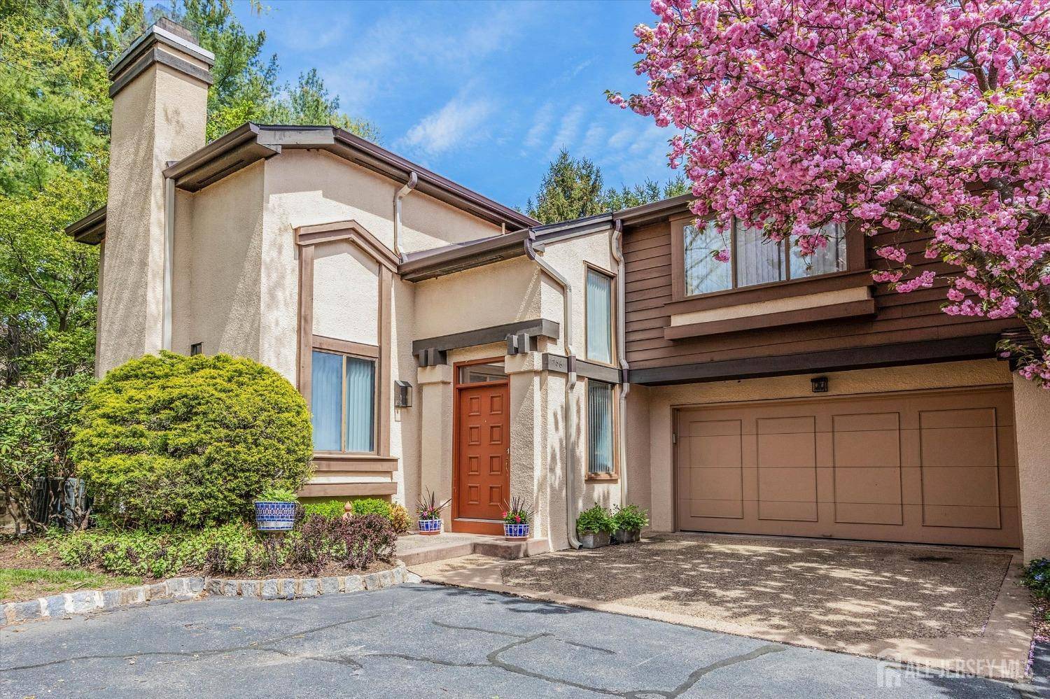 466 Sayre DR, Plainsboro, NJ 08540