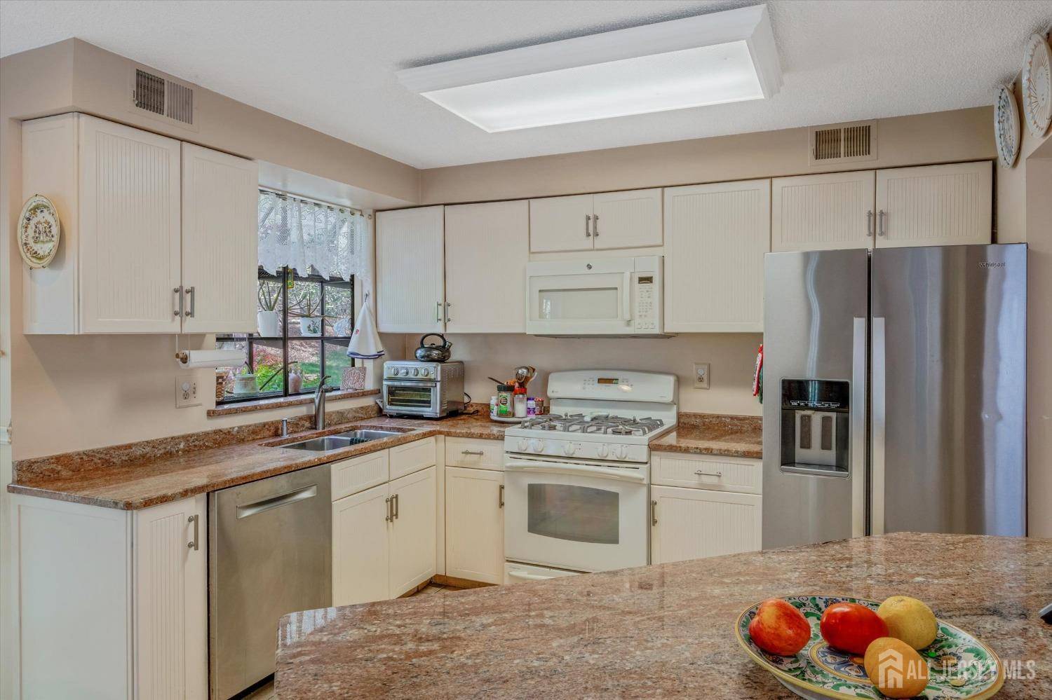 Plainsboro, NJ 08540,466 Sayre DR