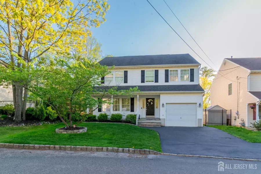 636 Woodland AVE, Old Bridge, NJ 08879