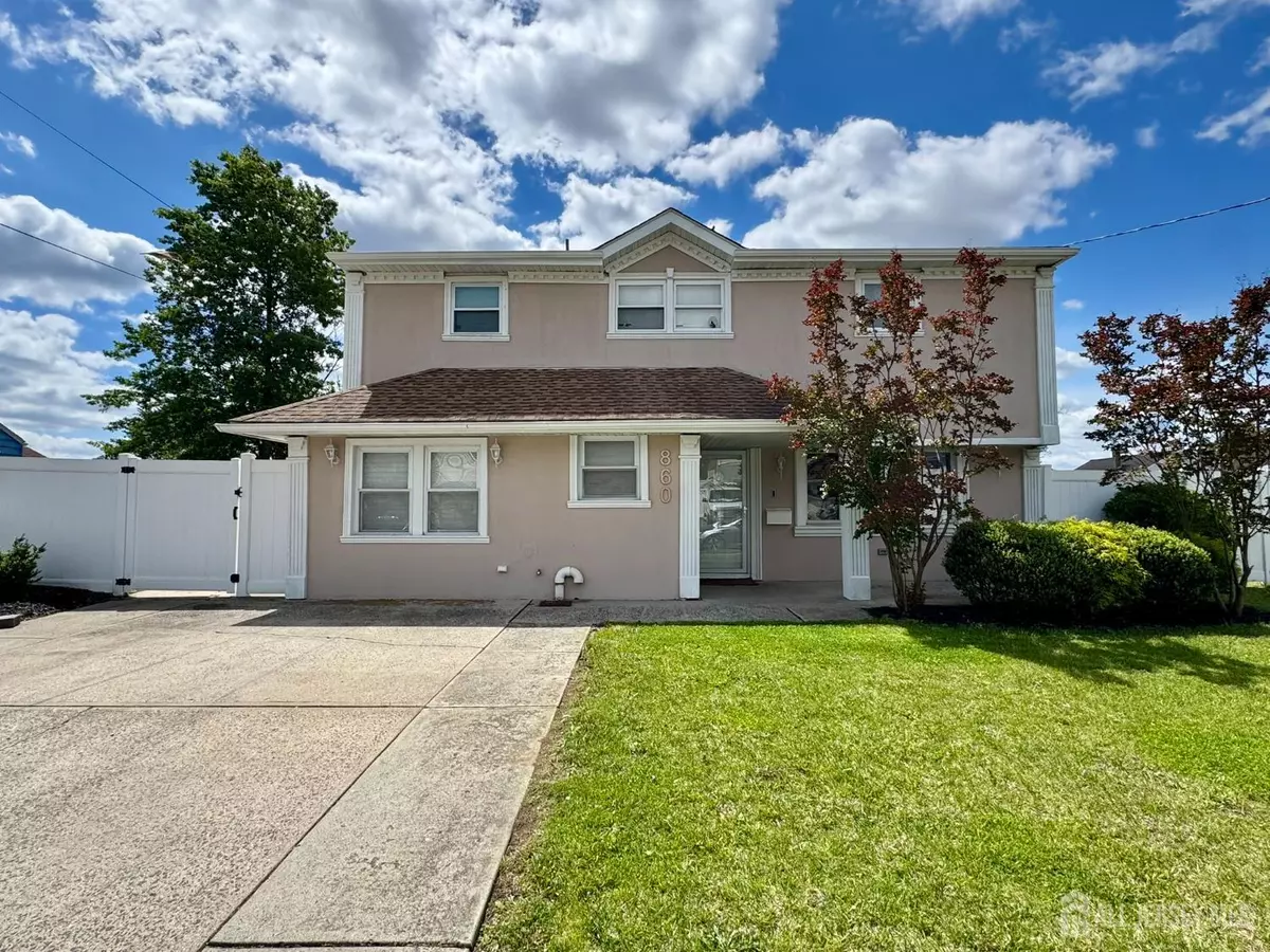 Perth Amboy, NJ 08861,860 Barry AVE