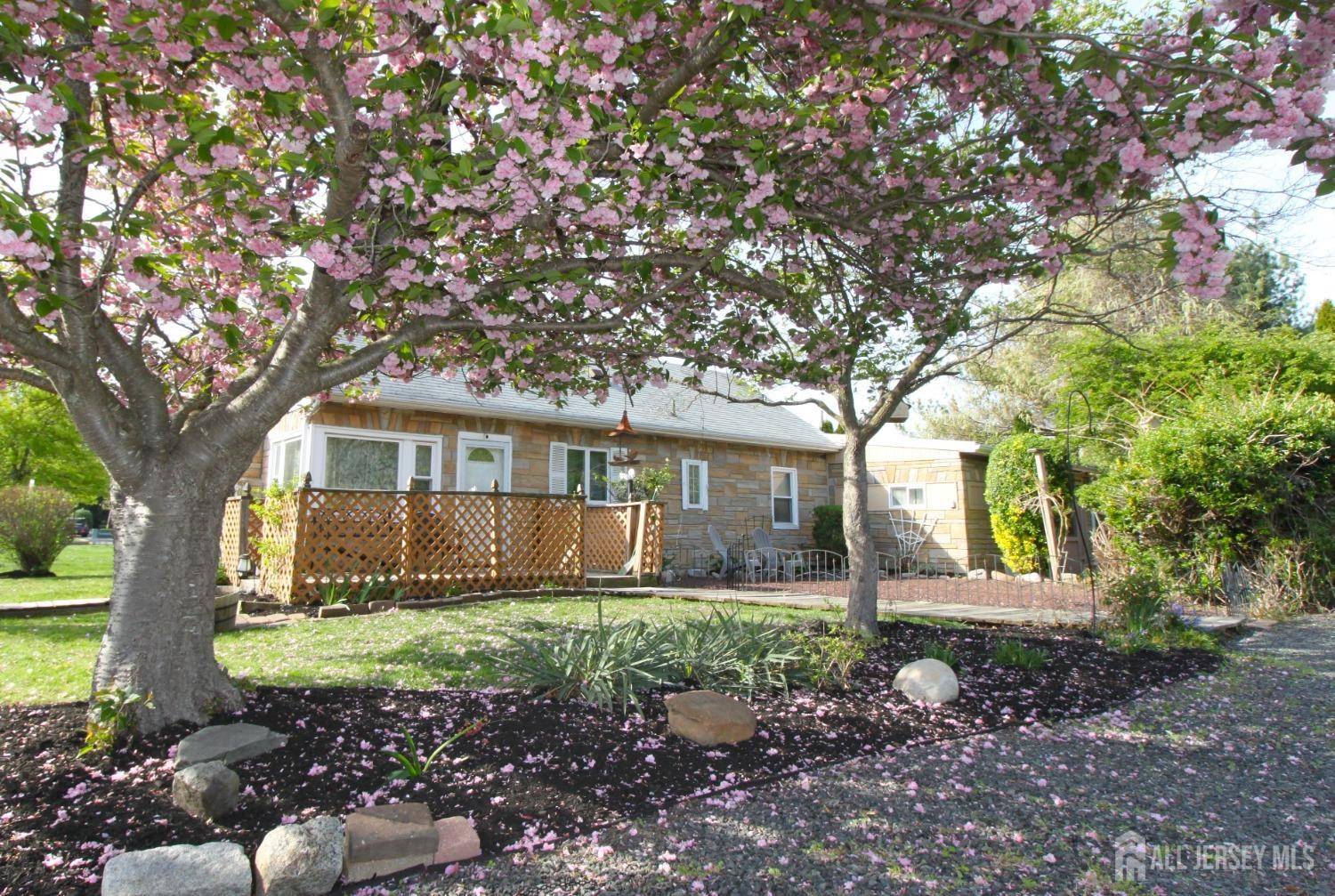 1515 Thomas AVE, North Brunswick, NJ 08902