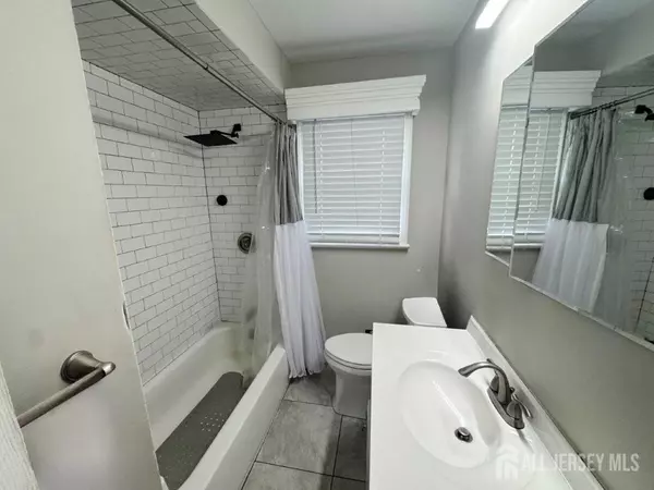 Carteret, NJ 07008,45 E oak ST