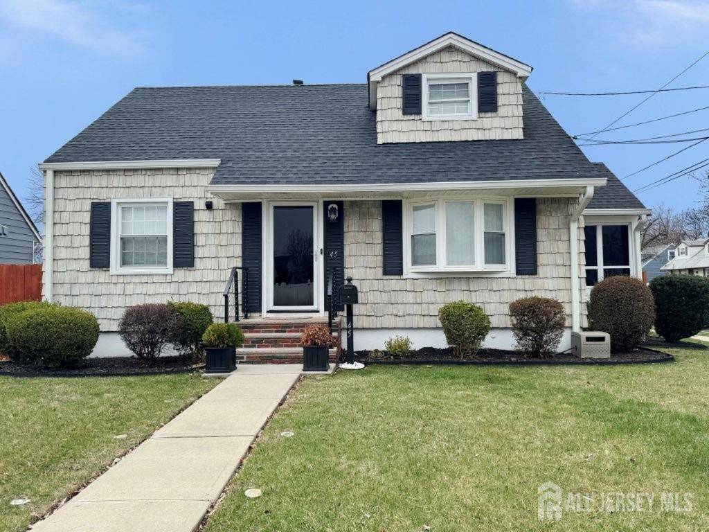45 E oak ST, Carteret, NJ 07008
