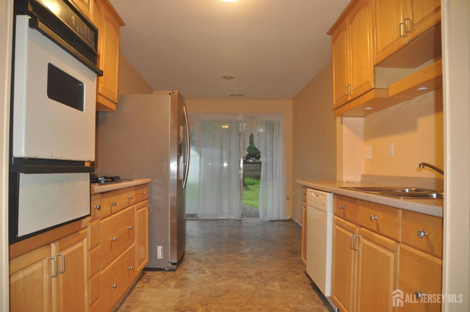 South Brunswick, NJ 08824,8 Delsey RD
