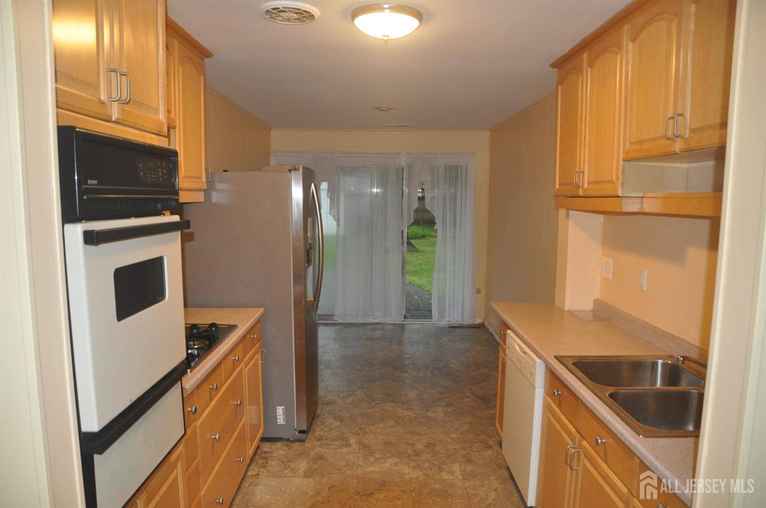 South Brunswick, NJ 08824,8 Delsey RD