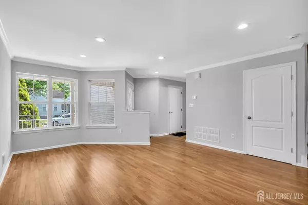 North Brunswick, NJ 08902,242 hawthorne RD
