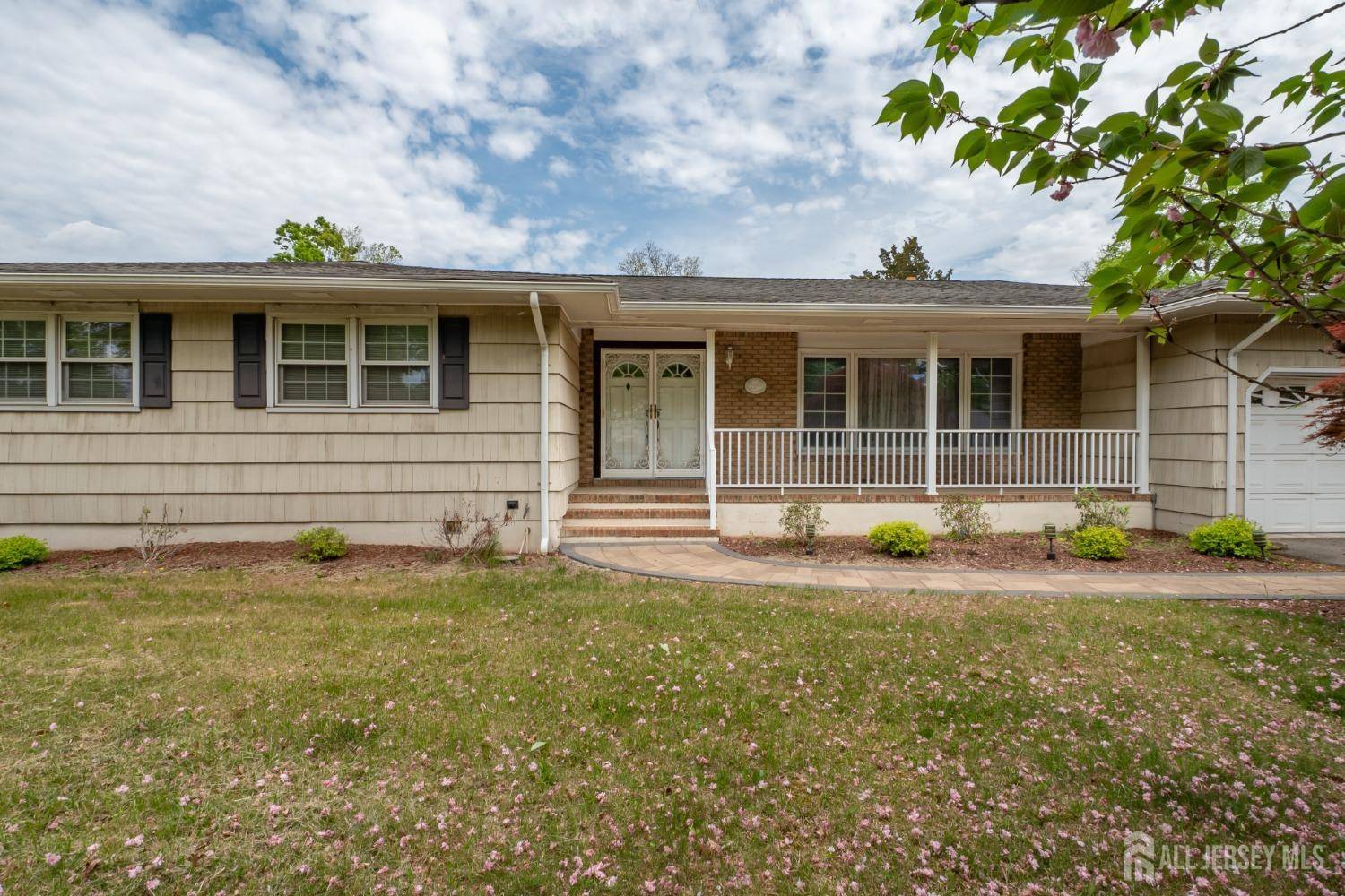 Piscataway, NJ 08854,9 Wood Lake DR