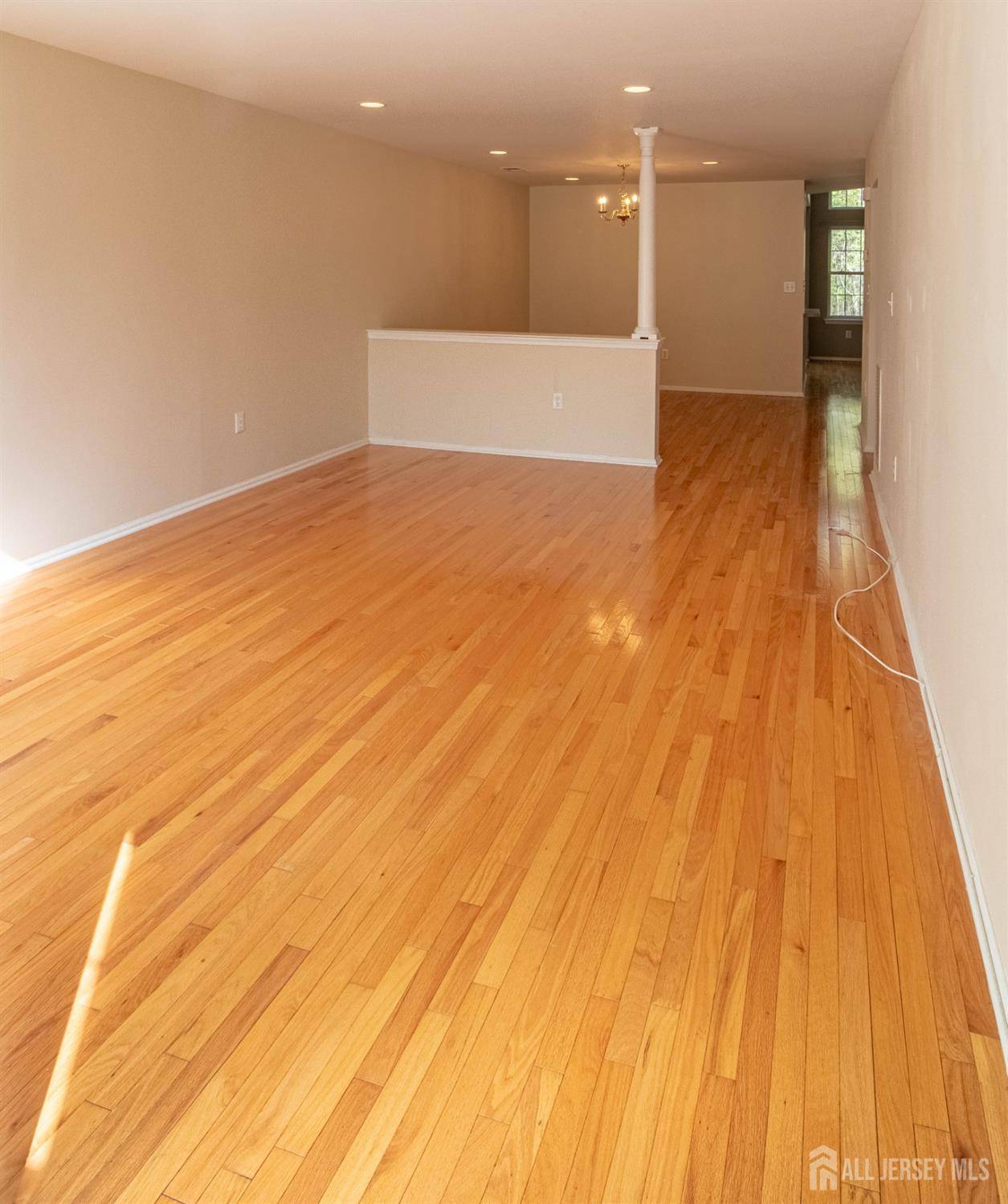 East Brunswick, NJ 08816,71 Pennsbury WAY