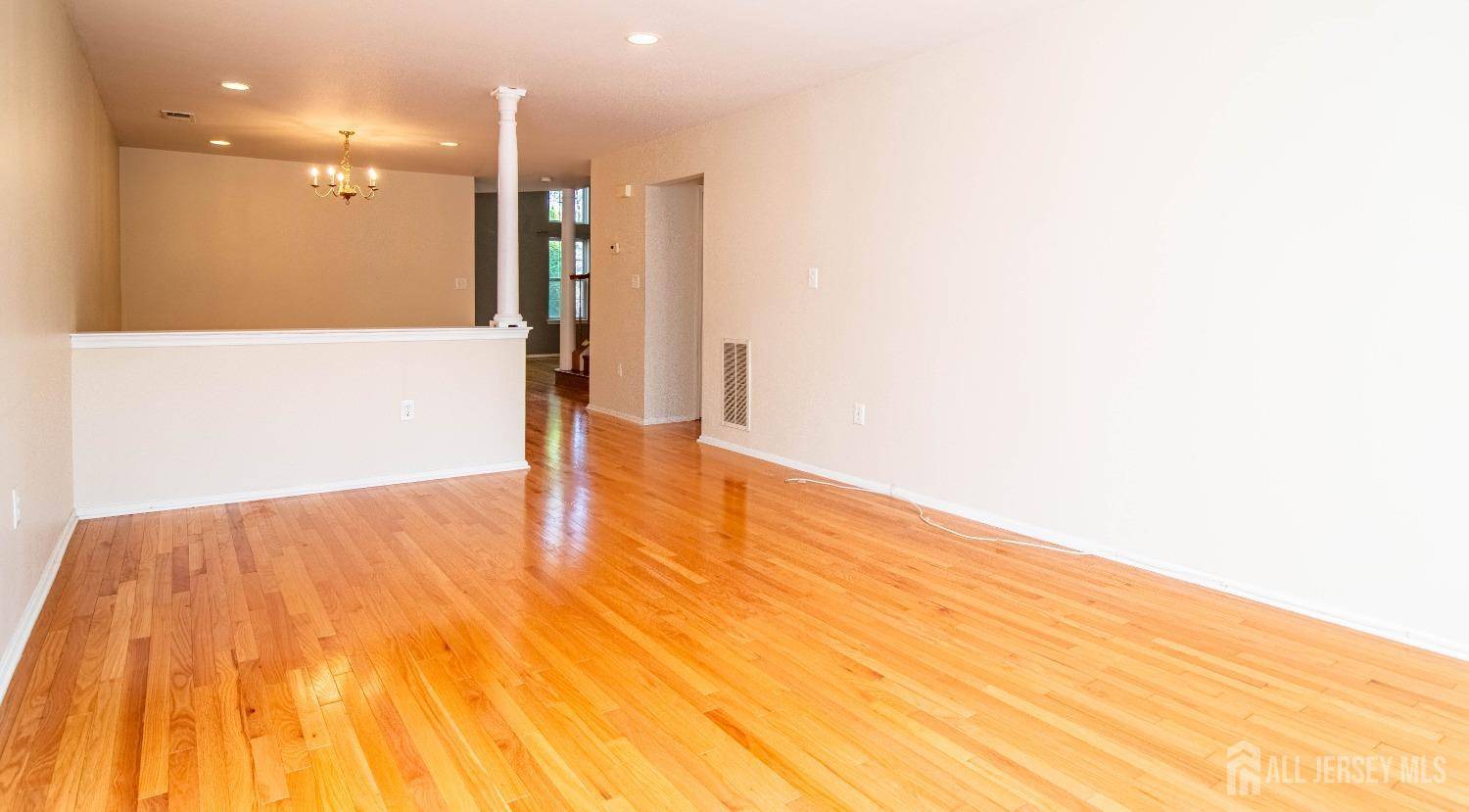 East Brunswick, NJ 08816,71 Pennsbury WAY
