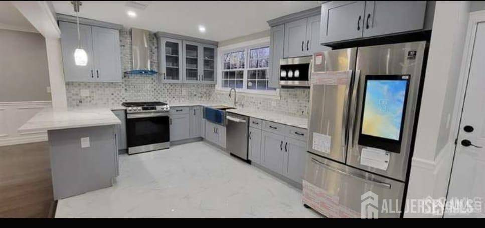 101 Van Buren ST, Woodbridge Proper, NJ 07095