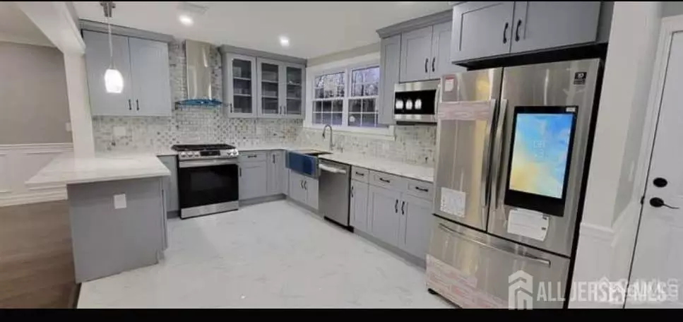 101 Van Buren ST, Woodbridge Proper, NJ 07095