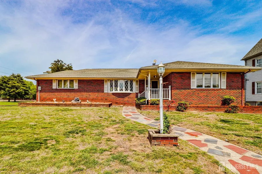 7 E 2nd ST E, Port Reading, NJ 07064