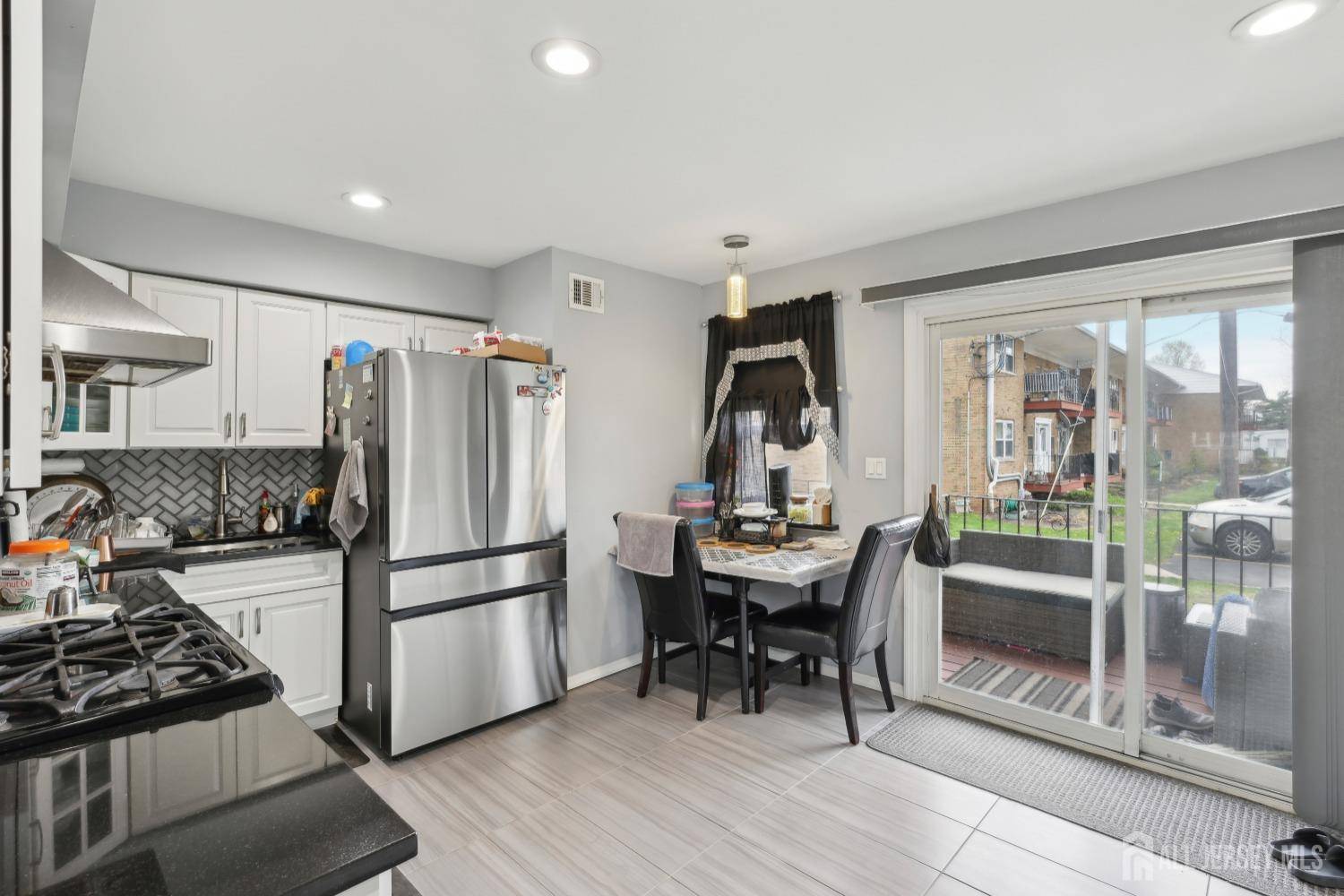 Edison, NJ 08837,172 Evergreen RD #22A