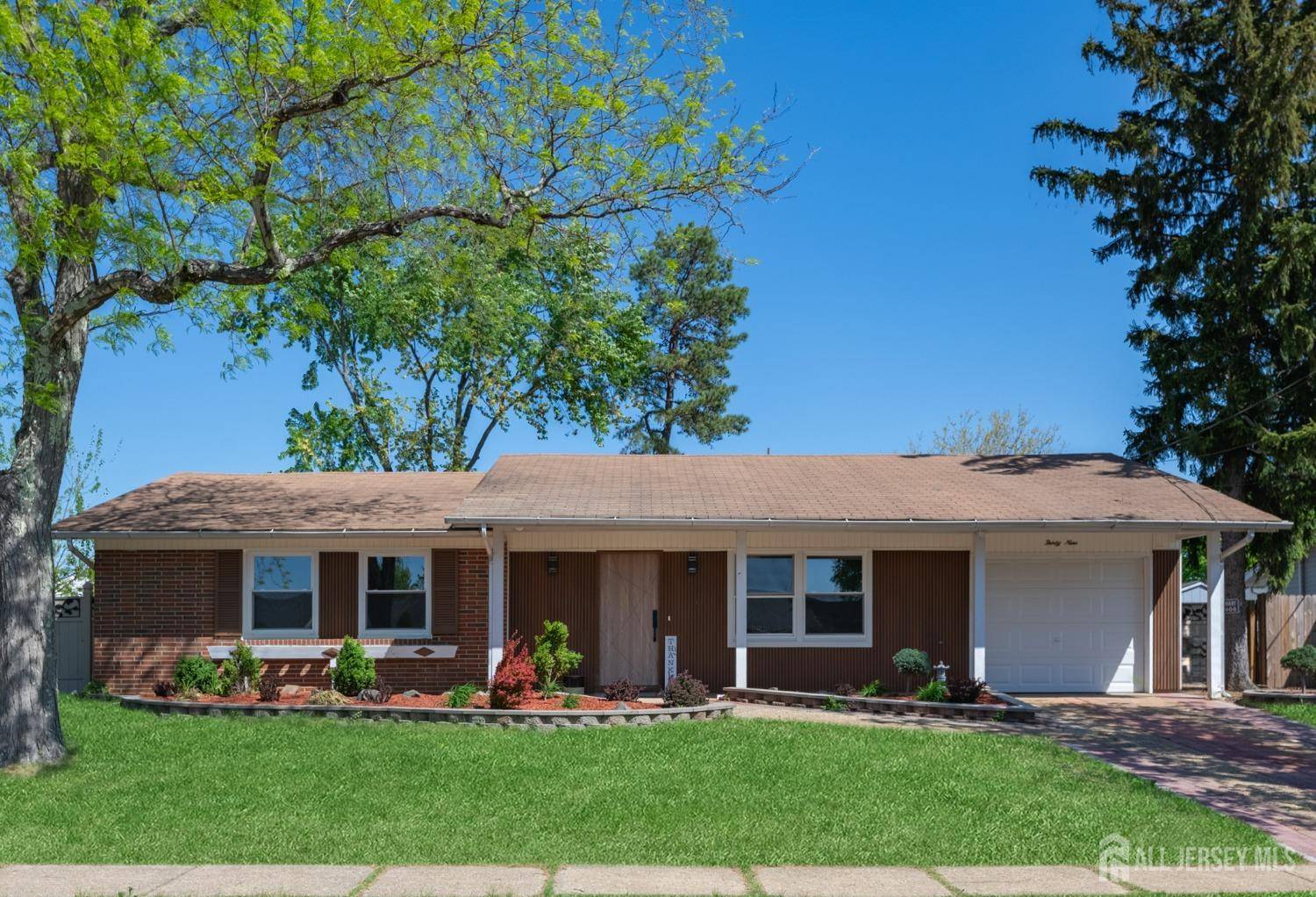 39 Drexel TER, Monroe, NJ 08831
