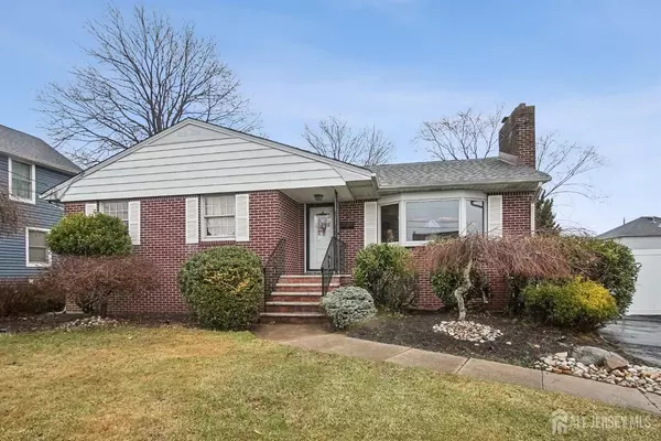 42 FREDERICK ST, Carteret, NJ 07008