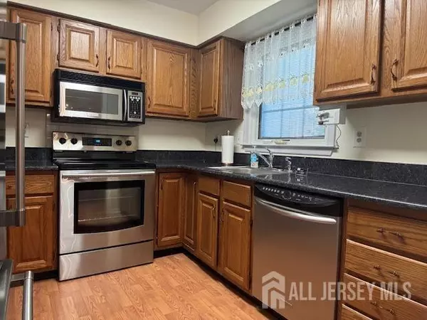 Monroe, NJ 08831,655 Yale WAY #A