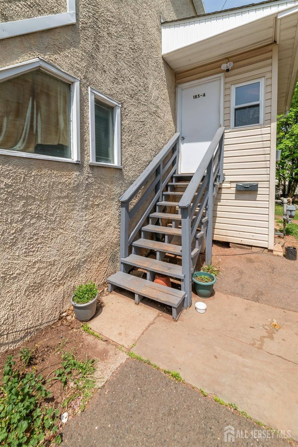 New Brunswick, NJ 08901,185 Redmond ST