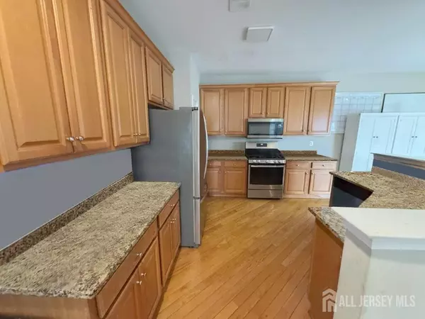 South Amboy, NJ 08879,51 S Shore DR