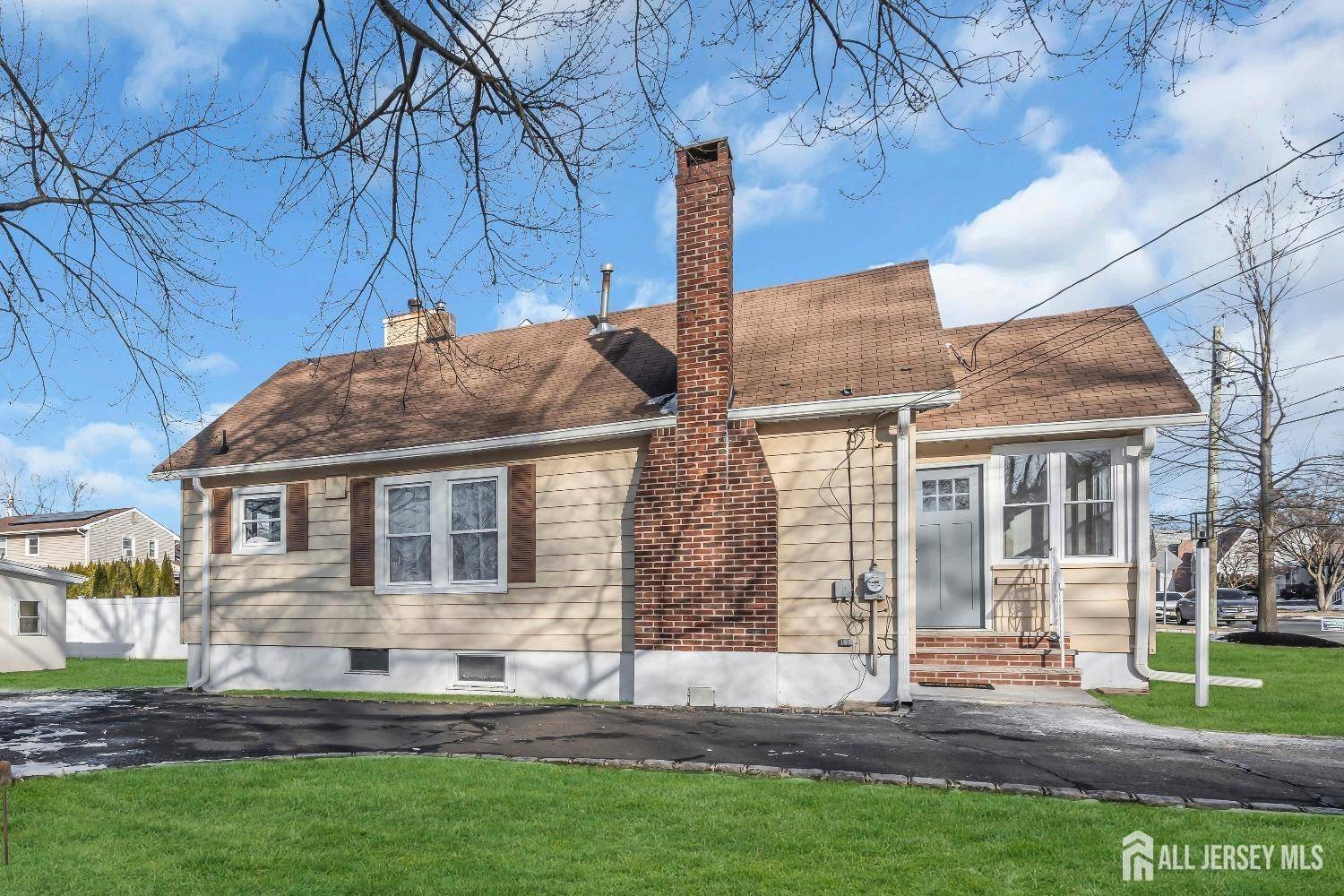 South Plainfield, NJ 07080,221 E Golf AVE