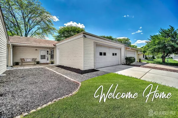 42 CATALPA PLZ, Monroe, NJ 08833