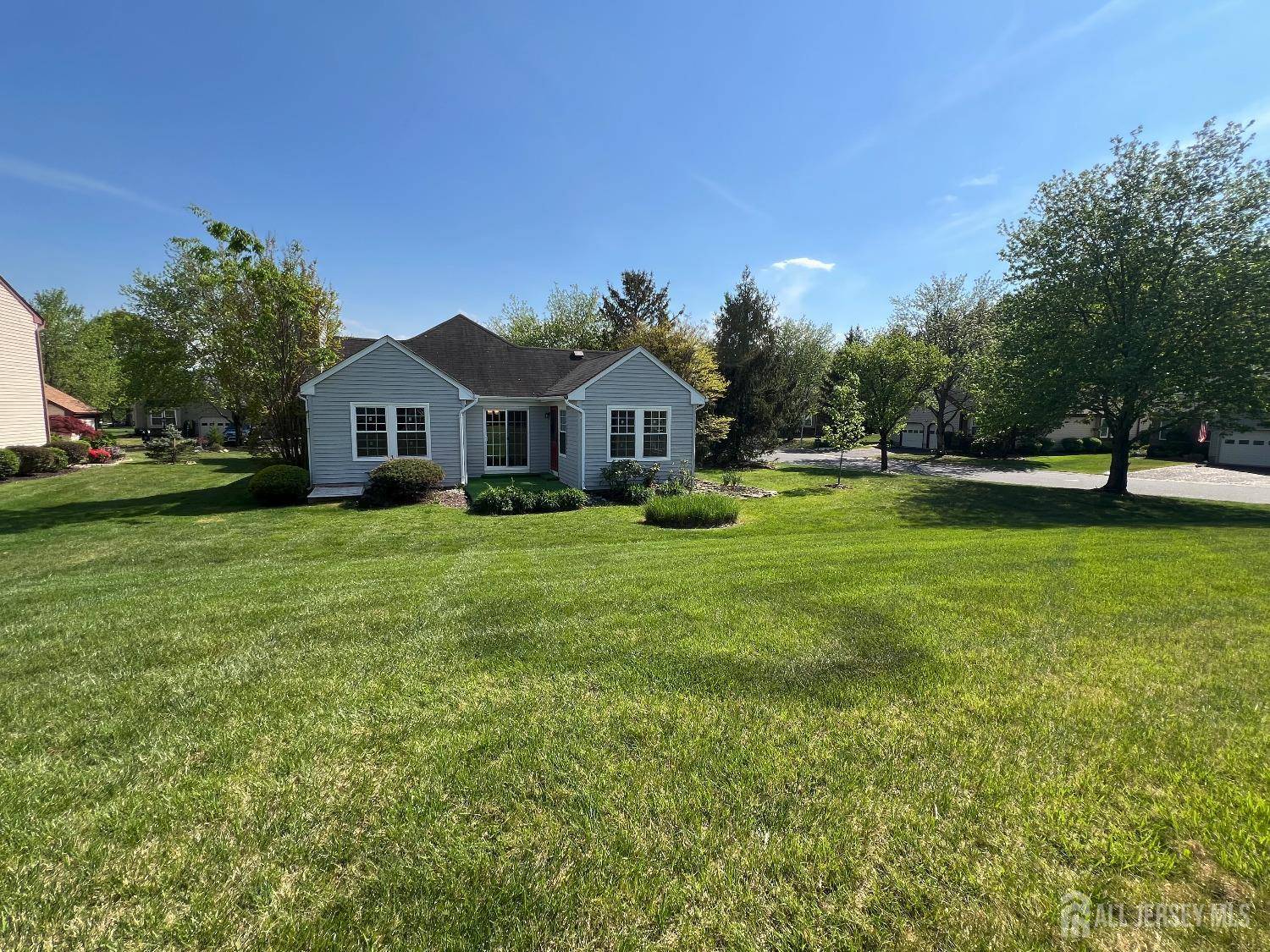 Monroe, NJ 08831,16 Canterbury DR