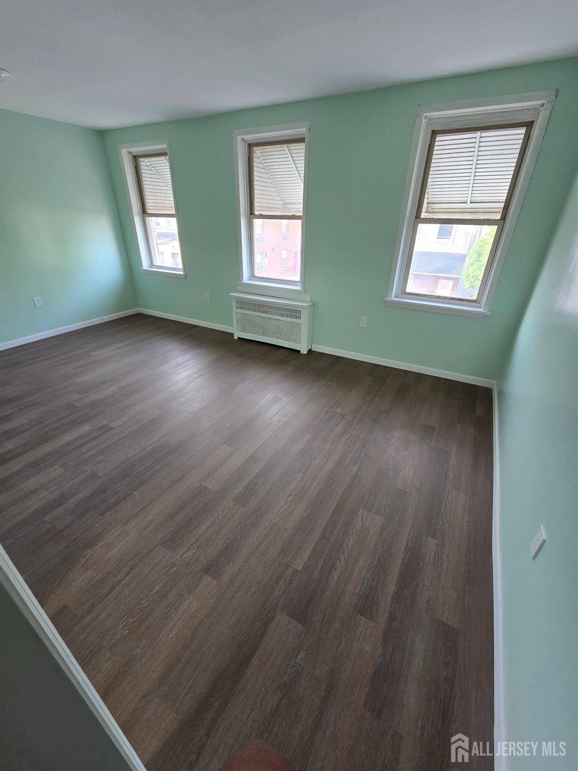 557 Roosevelt AVE, Carteret, NJ 07008