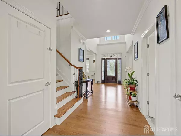 South Brunswick, NJ 08852,6 Condor CT