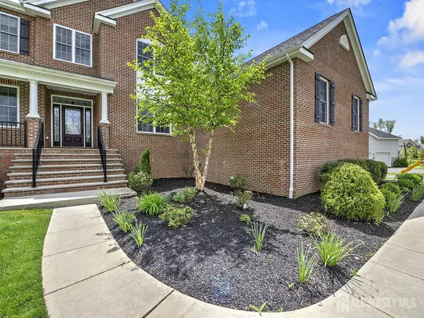 South Brunswick, NJ 08852,6 Condor CT